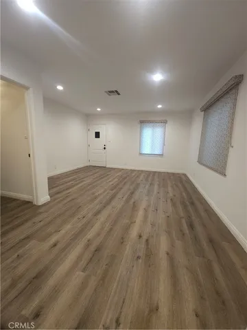 $4,500 | 17423 Burbank Boulevard, Encino, CA 91316