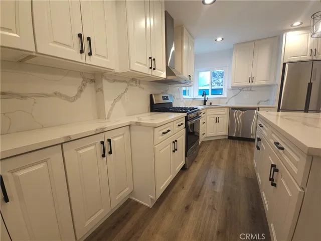 $4,500 | 17423 Burbank Boulevard, Encino, CA 91316