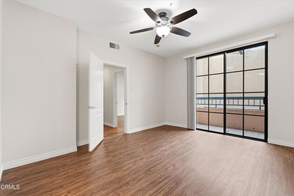 508 Glenwood Road, Unit 105 Glendale, CA 91202 - Photo 16 of 23 Primary Bedroom (#3)