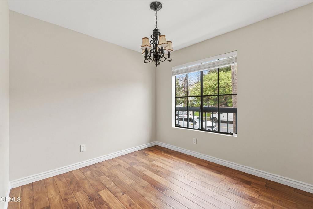 508 Glenwood Road, Unit 105 Glendale, CA 91202 - Photo 4 of 23 Dining Area