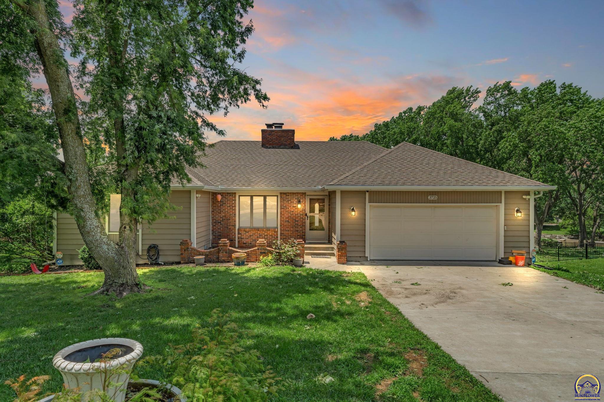 3725 Southwest Kings Forest Road Topeka, KS 66610 - Photo 3 of 52