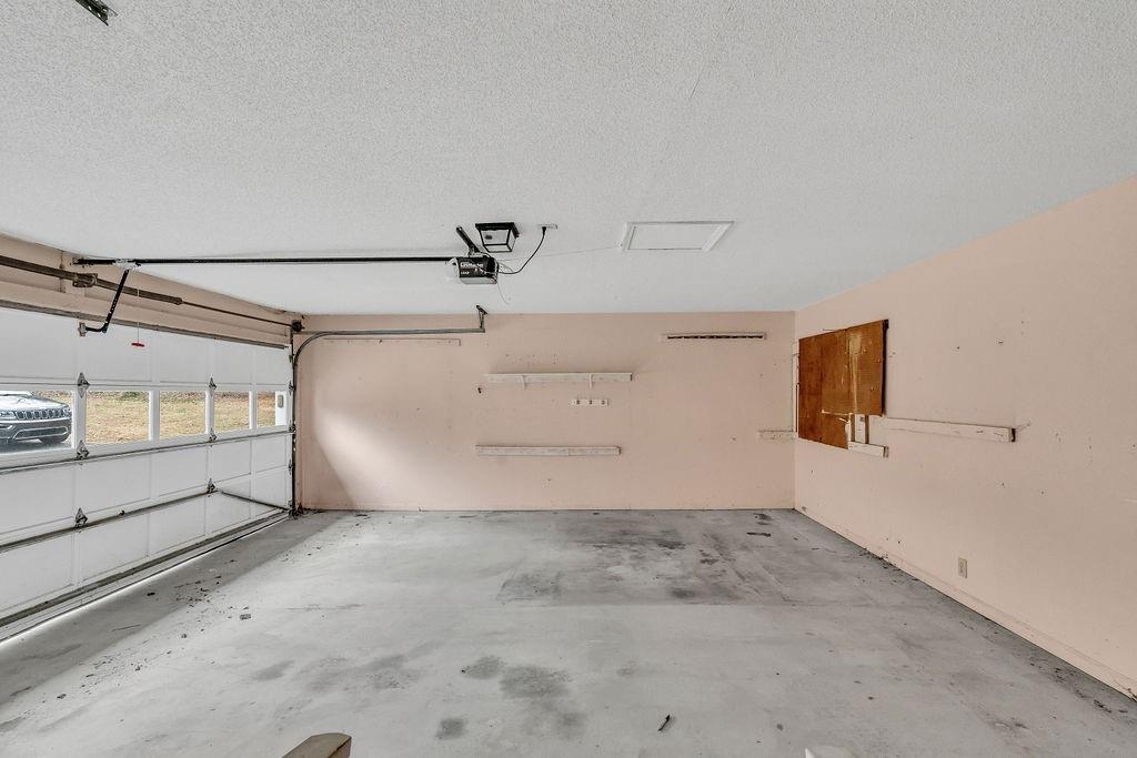 5800 Yellow Creek Road Murrayville, GA 30564 - Photo 22 of 33 a view of a garage