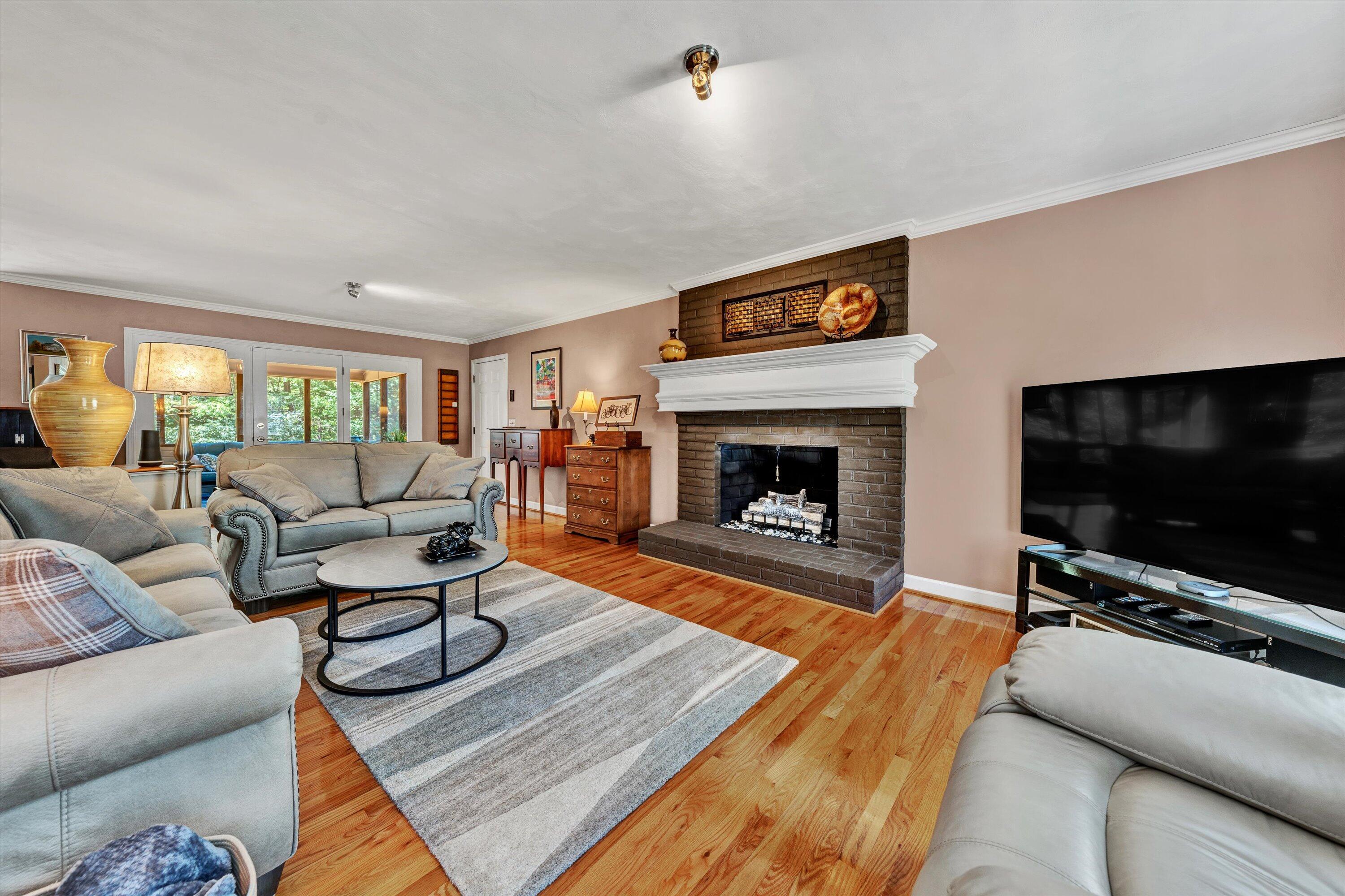 6378 Spring Run Drive Roanoke, VA 24018 - Photo 11 of 51 Main Level Family Room
