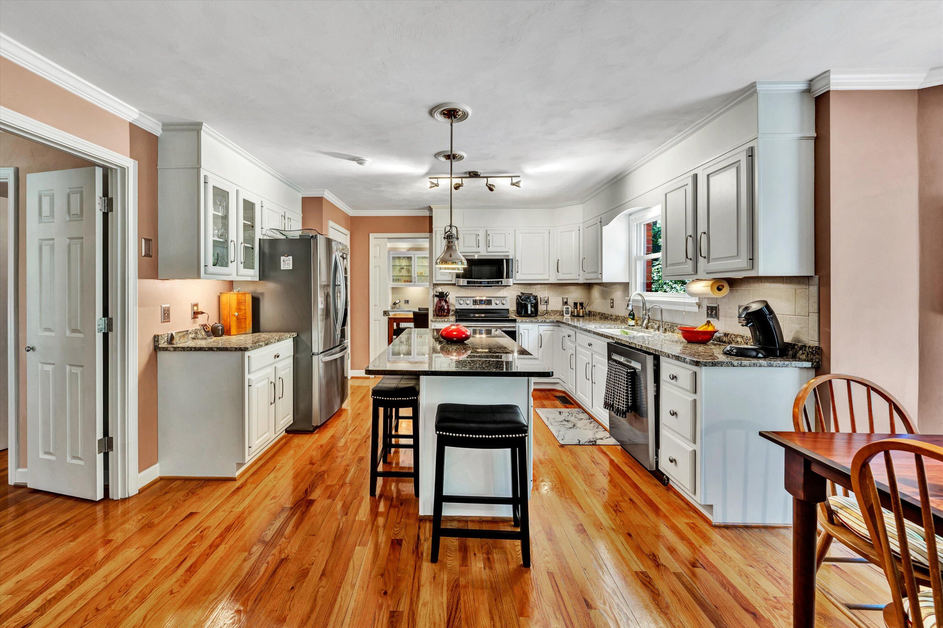 6378 Spring Run Drive Roanoke, VA 24018 - Photo 15 of 51 Eat-in Kitchen B
