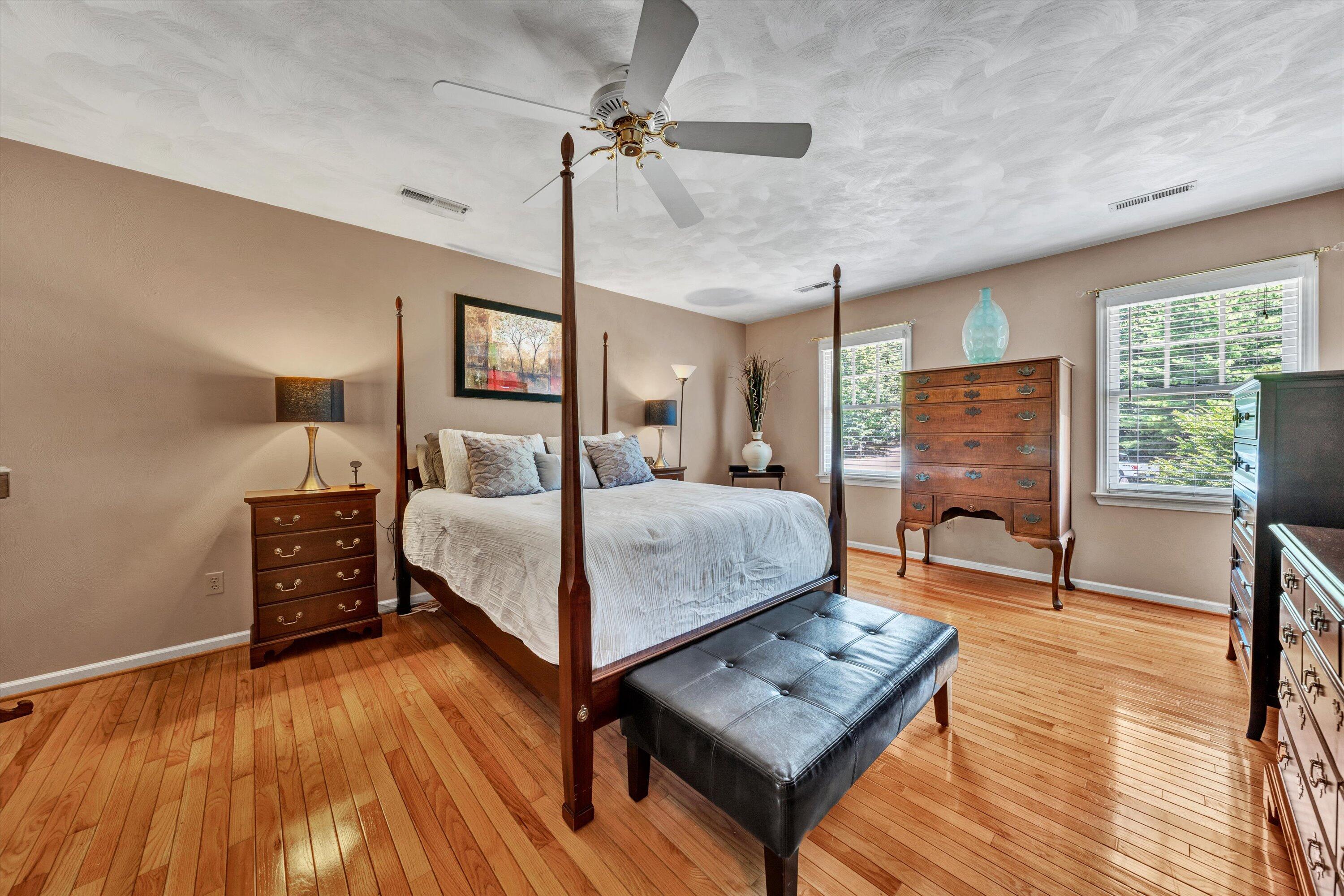 6378 Spring Run Drive Roanoke, VA 24018 - Photo 23 of 51 Upstairs Primary BR