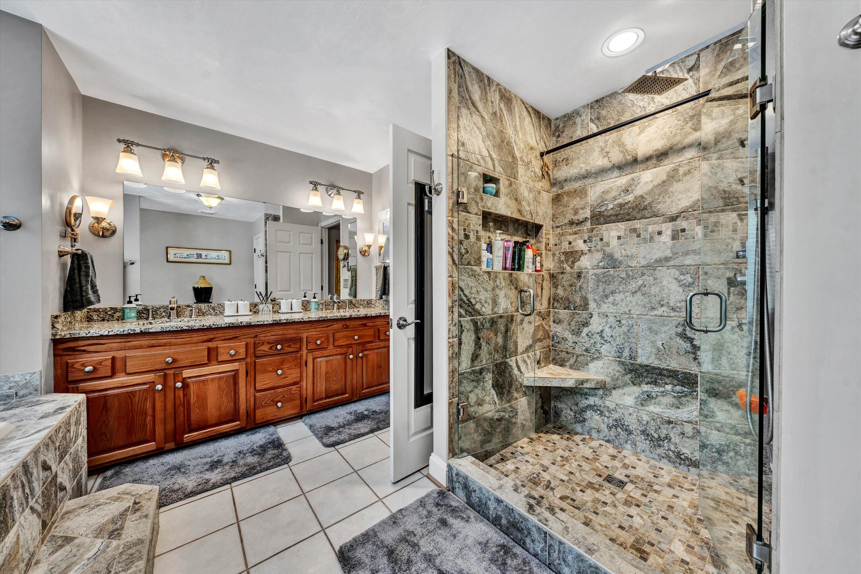 6378 Spring Run Drive Roanoke, VA 24018 - Photo 27 of 51 Primary en suite C