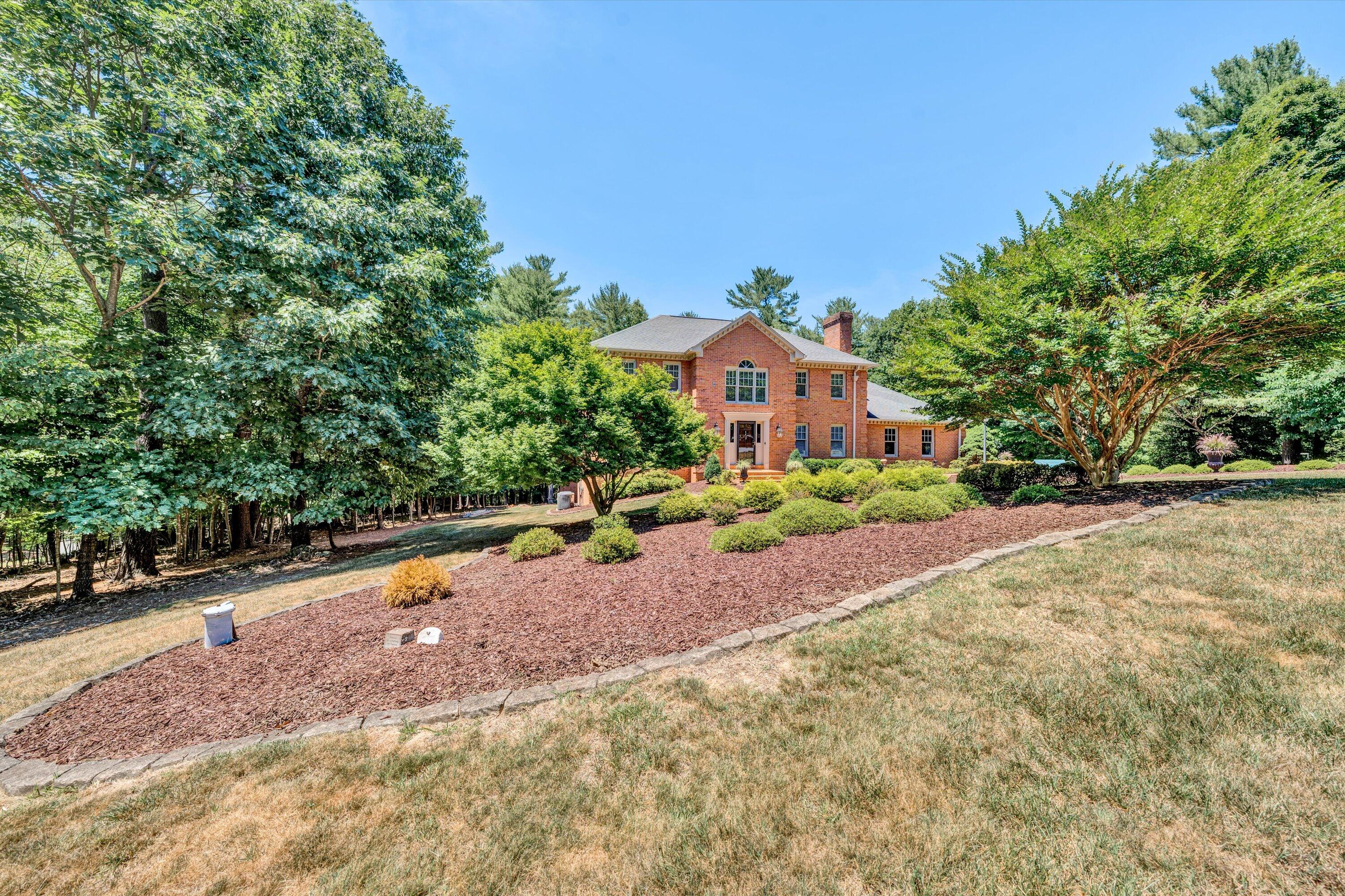 6378 Spring Run Drive Roanoke, VA 24018 - Photo 3 of 51 Front Exterior B