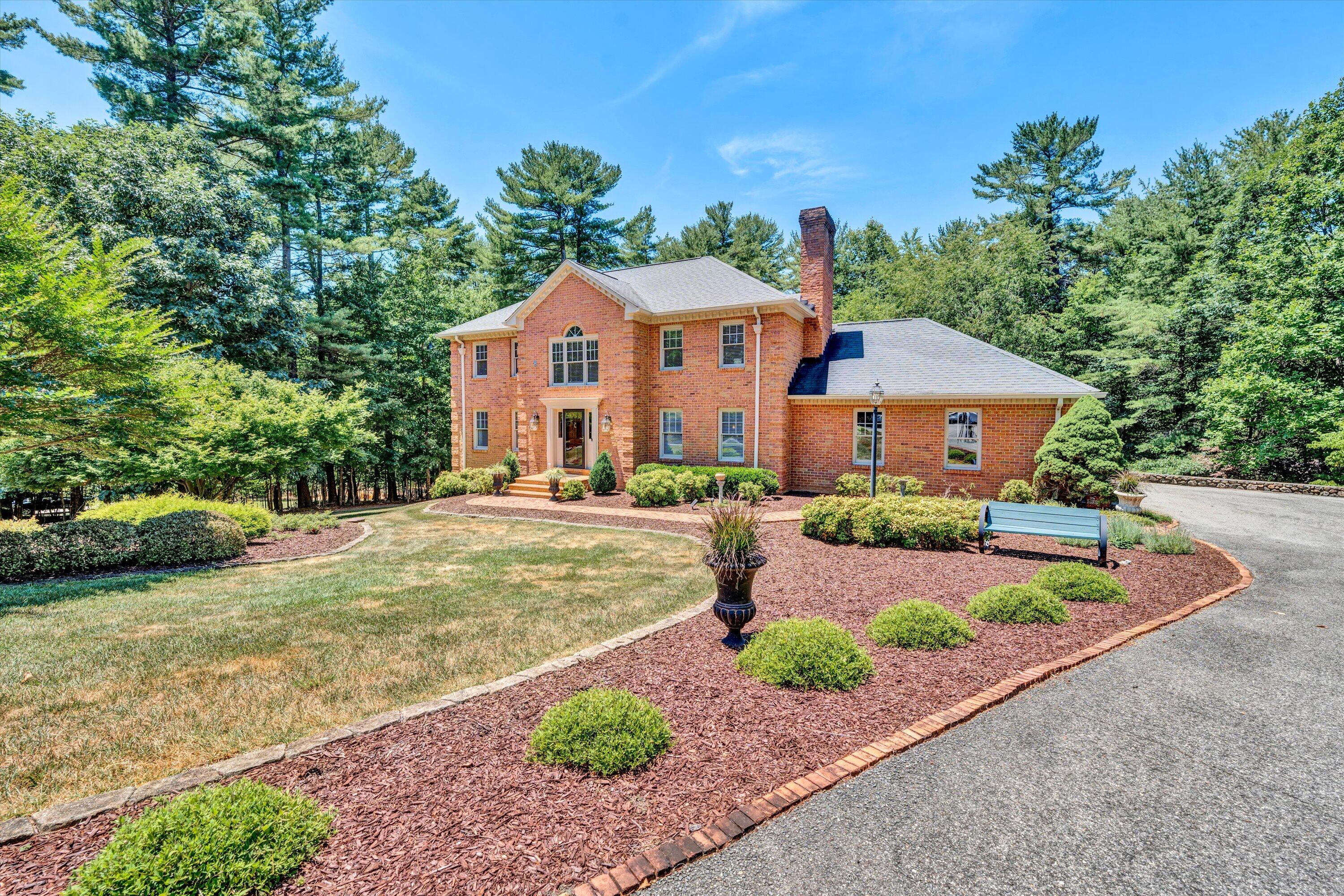 6378 Spring Run Drive Roanoke, VA 24018 - Photo 49 of 51 Front Exterior Right Side Angle B