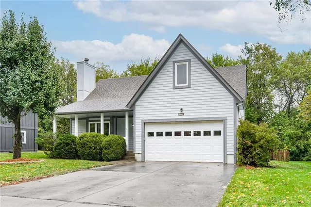 $425,000 | 3711 Southwest Harbor Circle, Lee's Summit, MO 64082