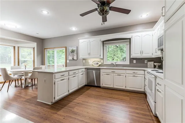 $425,000 | 3711 Southwest Harbor Circle, Lee's Summit, MO 64082