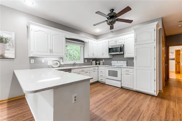 $425,000 | 3711 Southwest Harbor Circle, Lee's Summit, MO 64082