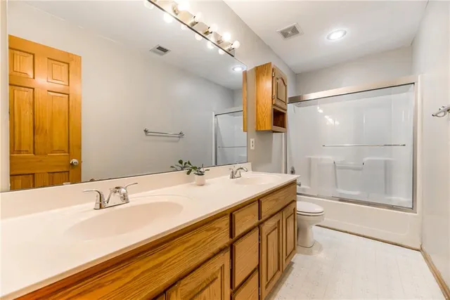 $425,000 | 3711 Southwest Harbor Circle, Lee's Summit, MO 64082