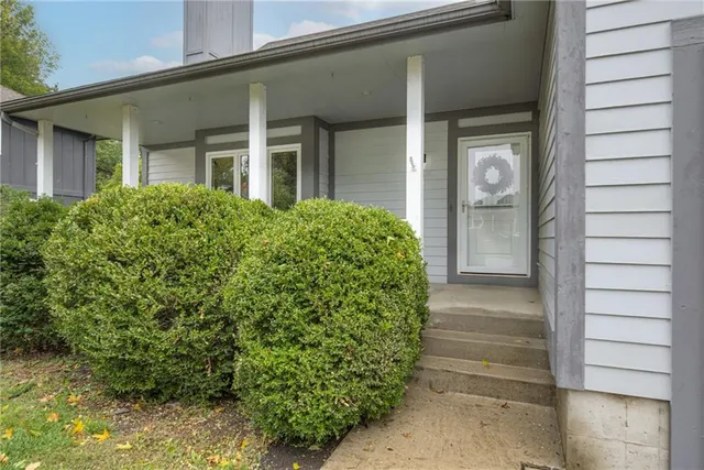 $425,000 | 3711 Southwest Harbor Circle, Lee's Summit, MO 64082