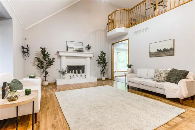 $425,000 | 3711 Southwest Harbor Circle, Lee's Summit, MO 64082