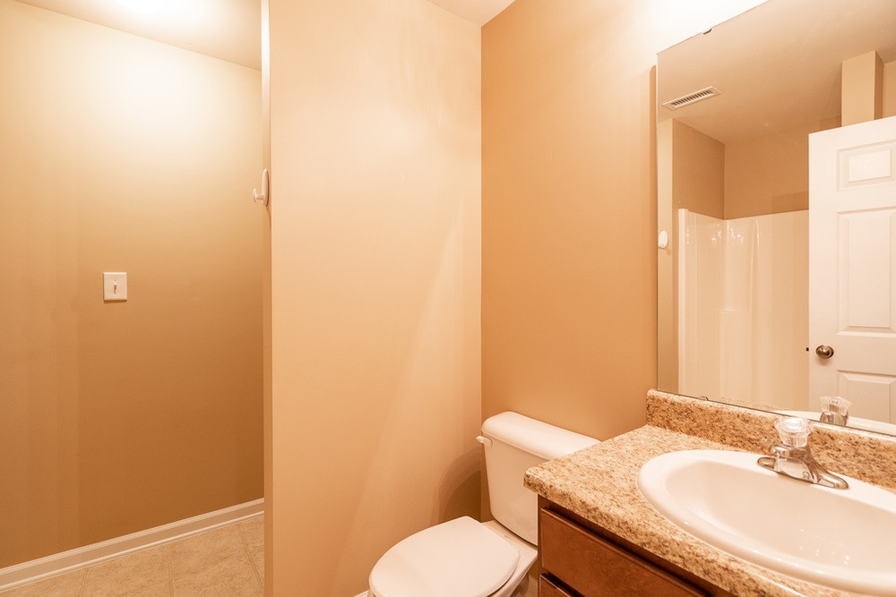 2007 Summerhouse Road Cary, NC 27519 - Photo 7 of 30 Bathroom 1 Lower