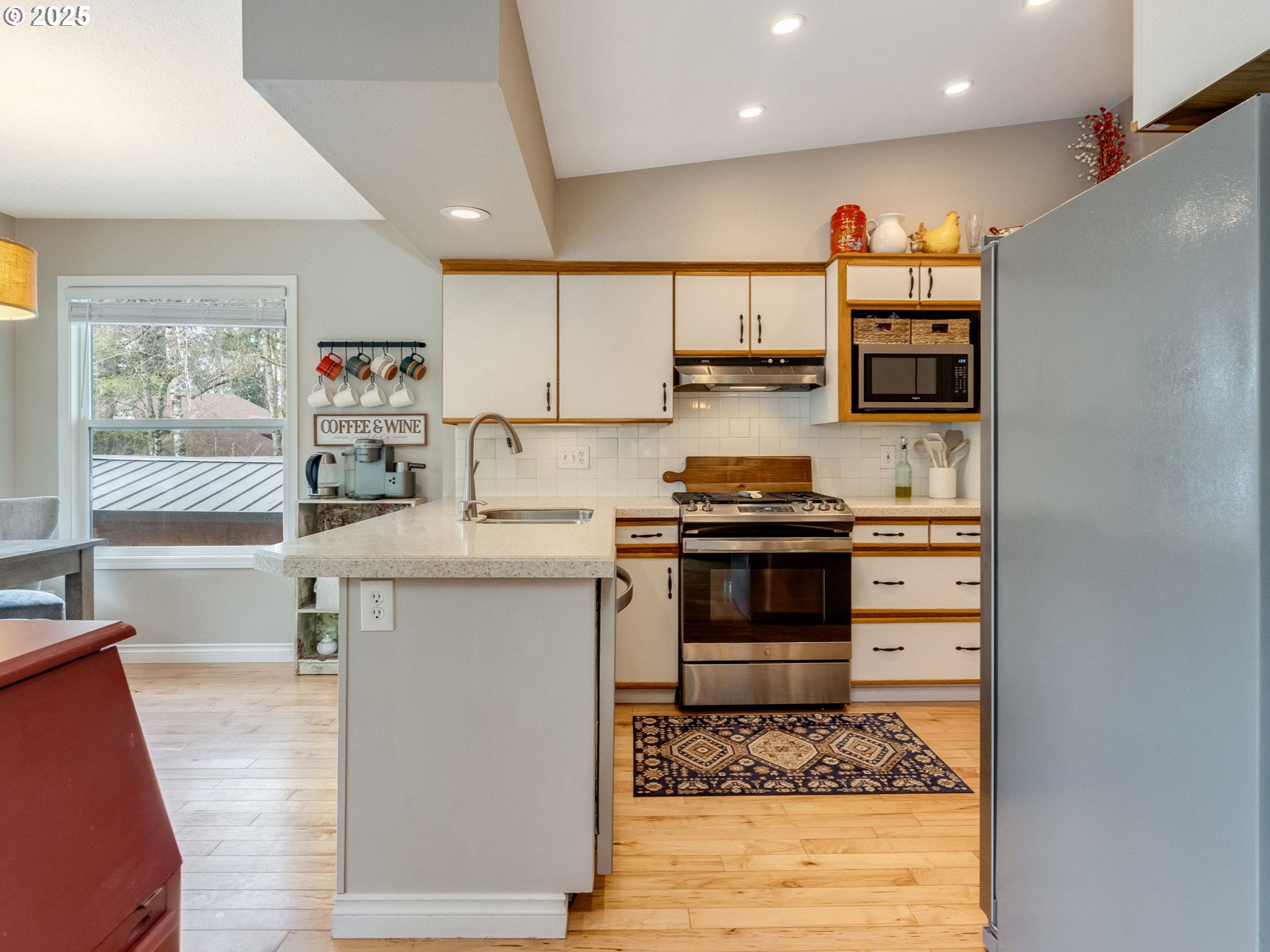 1302 Southwest 19th Drive Gresham, OR 97080 - Photo 11 of 46