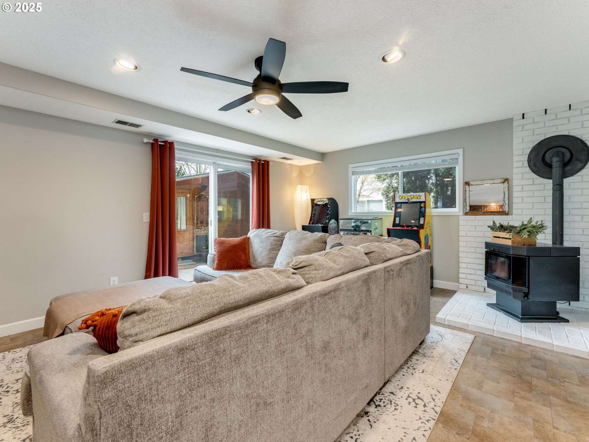 1302 Southwest 19th Drive Gresham, OR 97080 - Photo 17 of 46