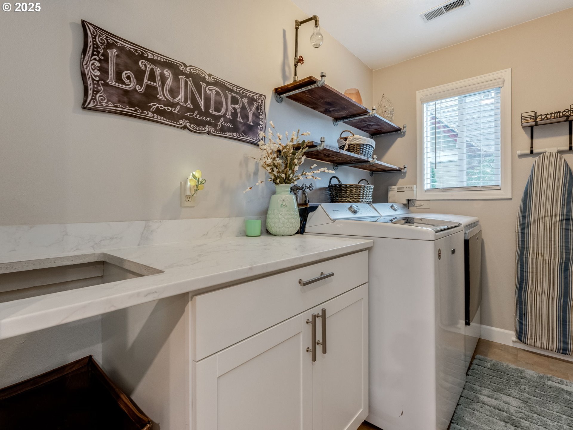 1302 Southwest 19th Drive Gresham, OR 97080 - Photo 28 of 46