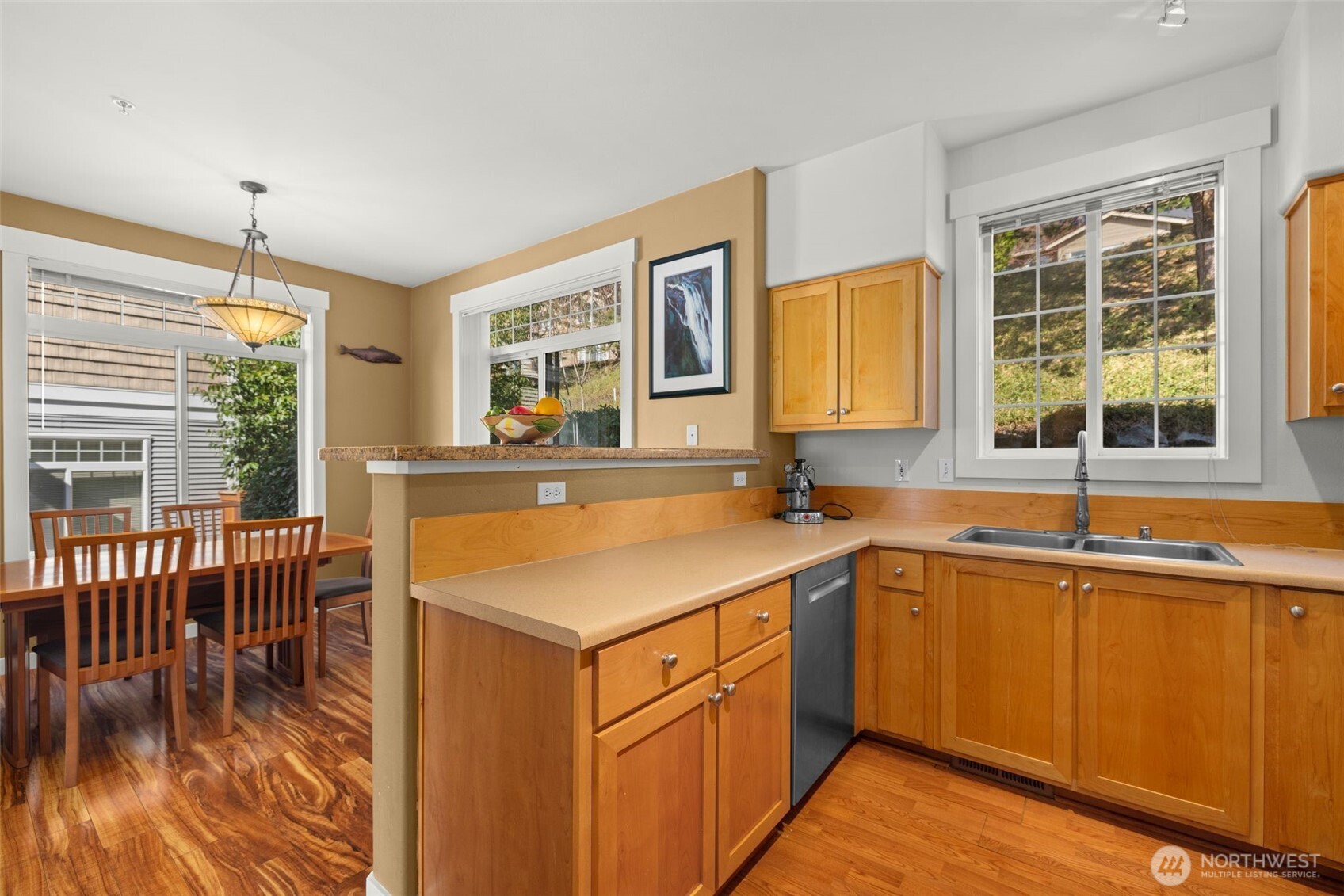 23120 Southeast Black Nugget Road, Unit E1 Issaquah, WA 98029 - Photo 14 of 40