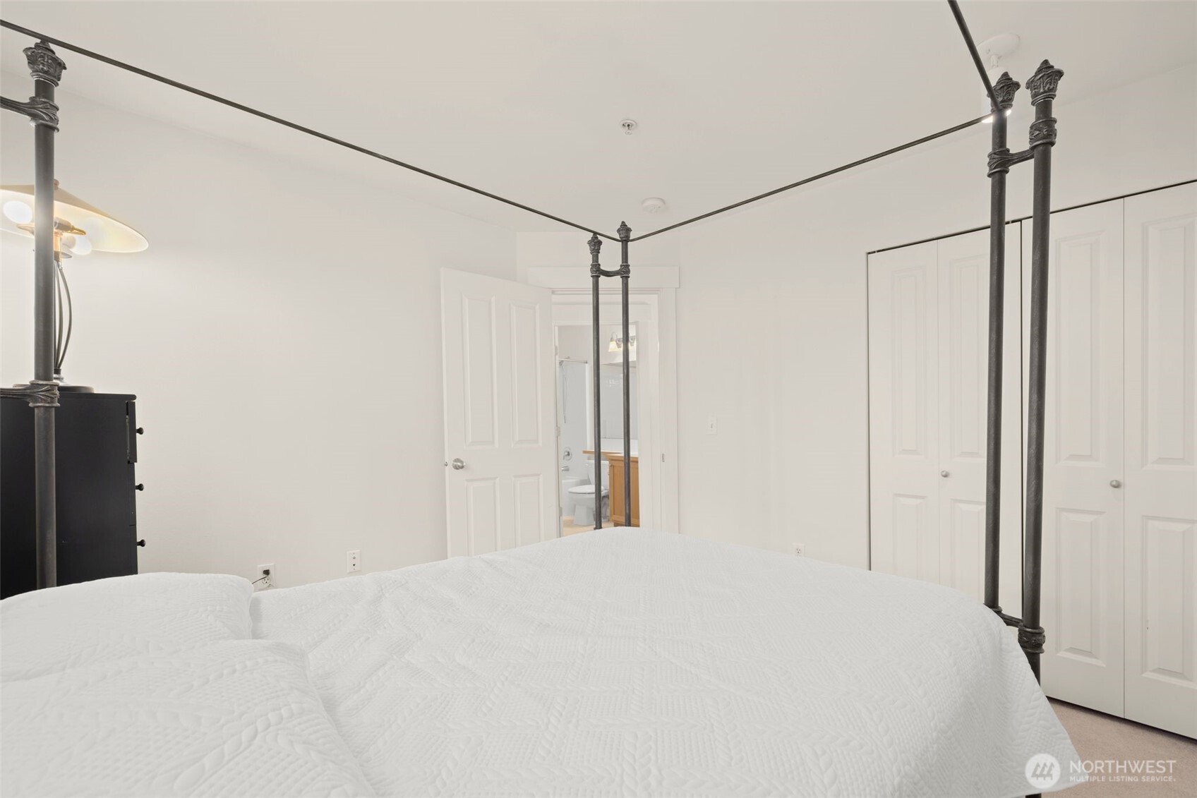 23120 Southeast Black Nugget Road, Unit E1 Issaquah, WA 98029 - Photo 25 of 40