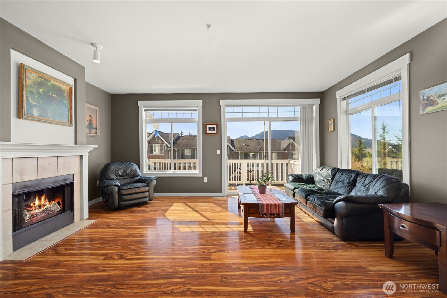 23120 Southeast Black Nugget Road, Unit E1 Issaquah, WA 98029 - Photo 4 of 40