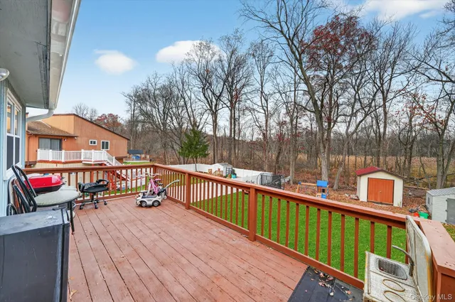 a view of sitting area on roof deck