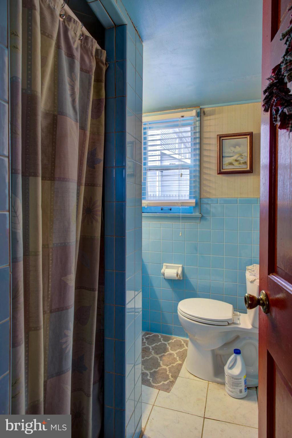 193 Cochran Street Cochranville, PA 19330 - Photo 22 of 57 a bathroom with a toilet and a shower