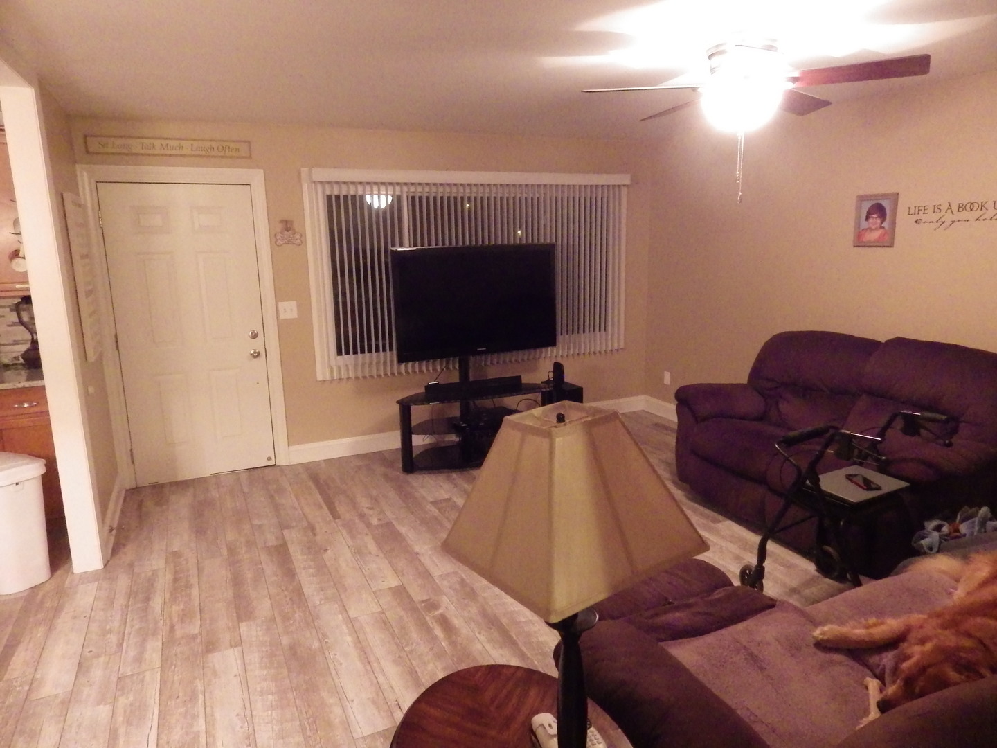 813 Southgate Road New Lenox, IL 60451 - Photo 5 of 17 a living room with furniture and a flat screen tv