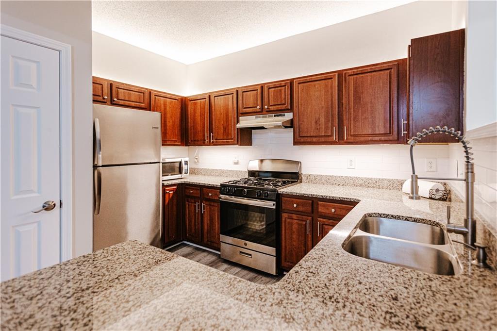 235 Riverstone Commons Circle Canton, GA 30114 - Photo 11 of 41