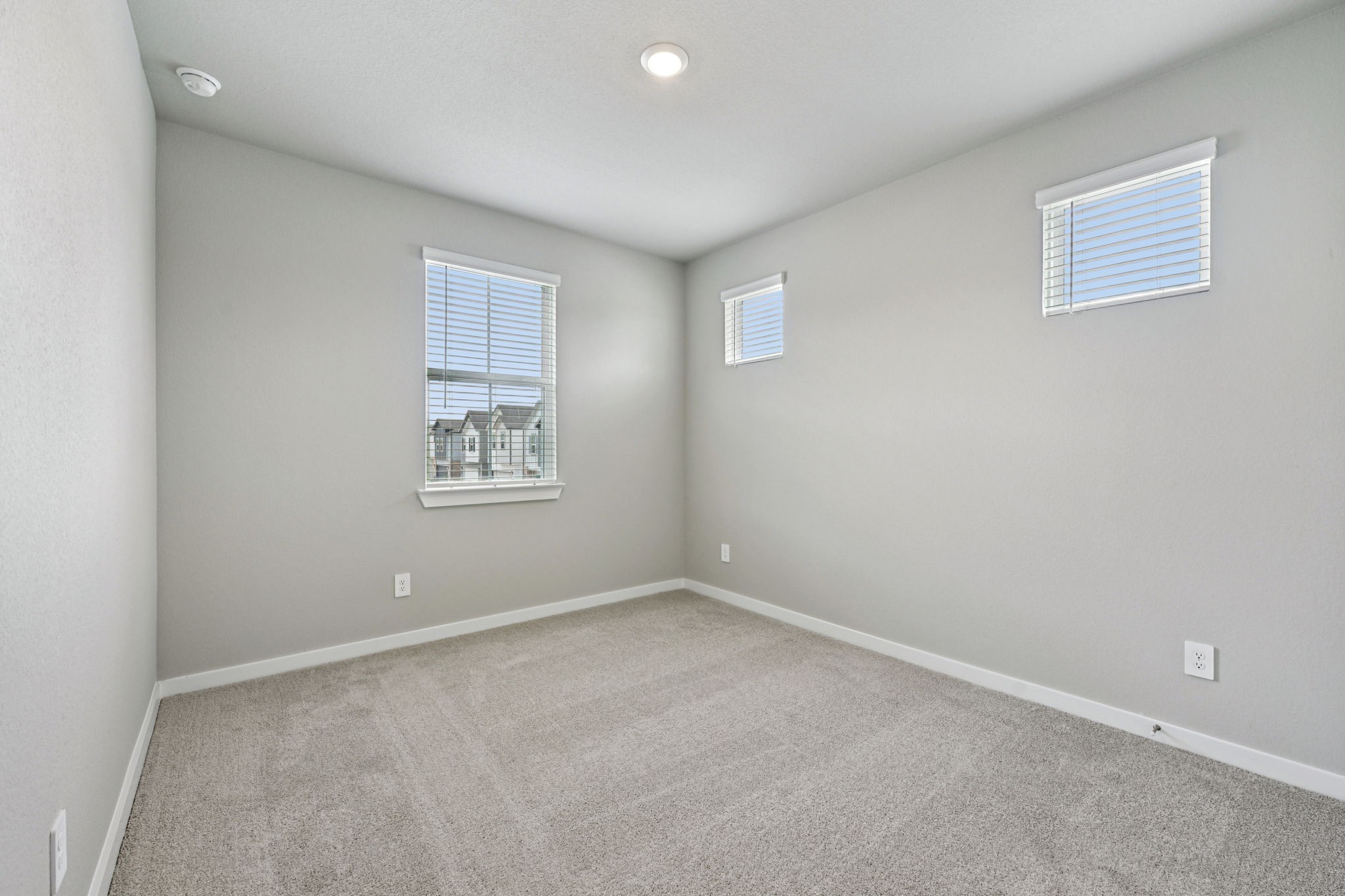 10032 Rustic Charm Street Houston, TX 77080 - Photo 33 of 40 an empty room with a window