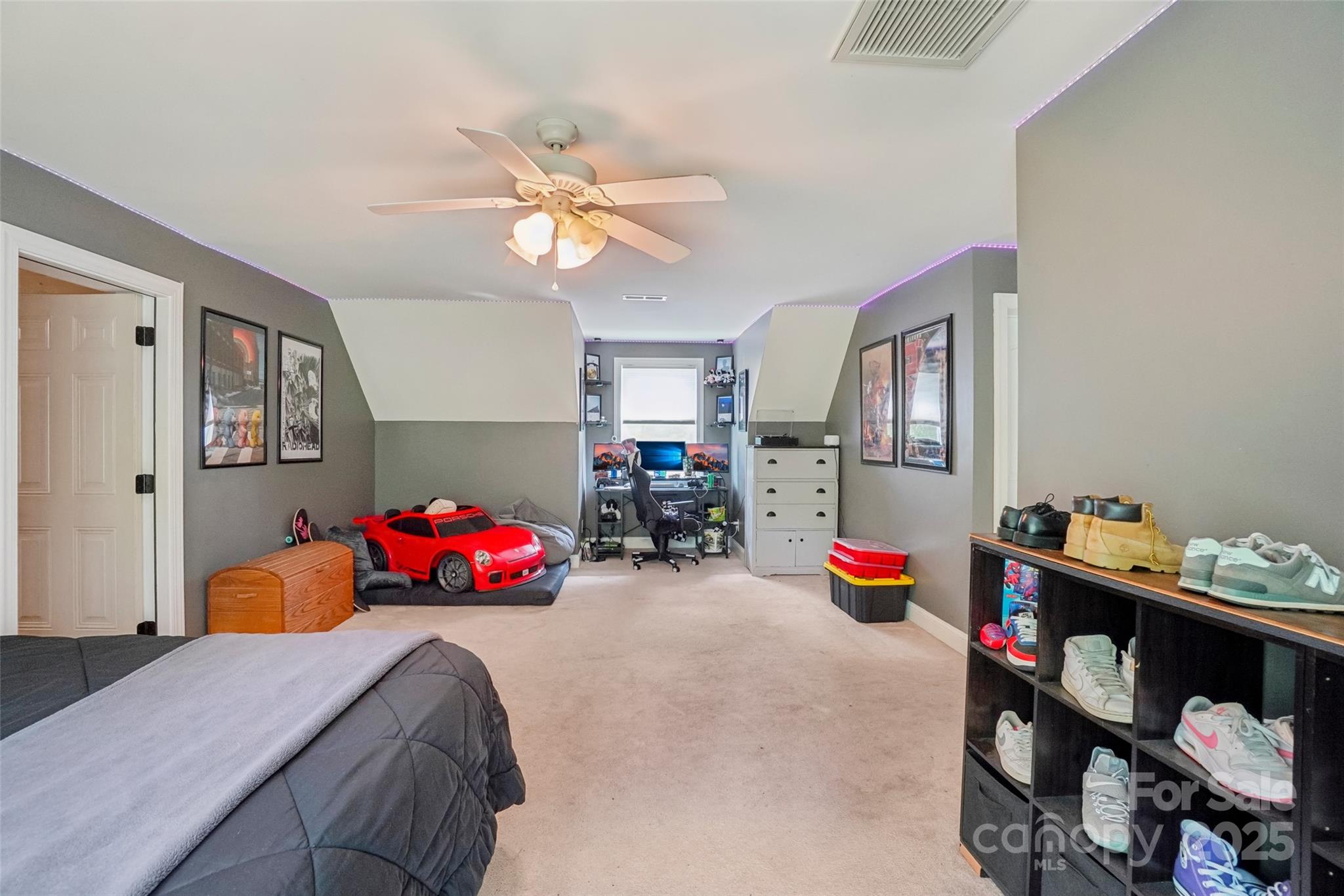 813 Beech Tree Place Hendersonville, NC 28792 - Photo 25 of 46 a bedroom with bed and window