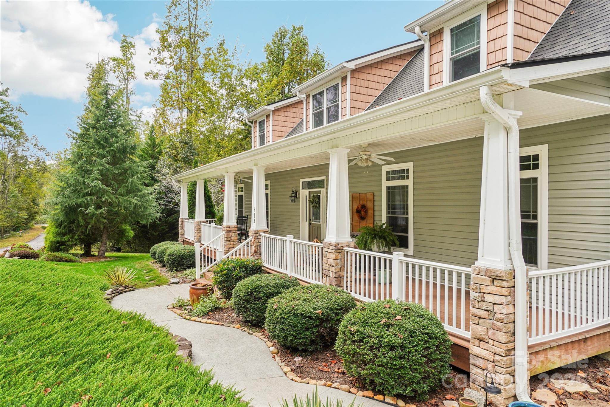 813 Beech Tree Place Hendersonville, NC 28792 - Photo 4 of 46 front view of a house