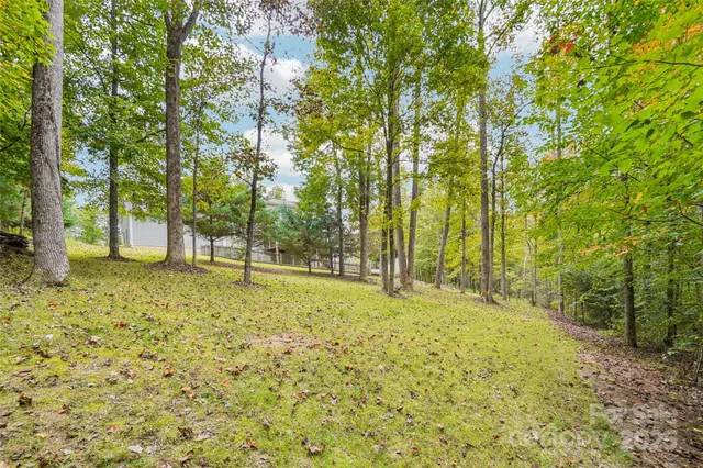 $725,000 | 813 Beech Tree Place, Hendersonville, NC 28792