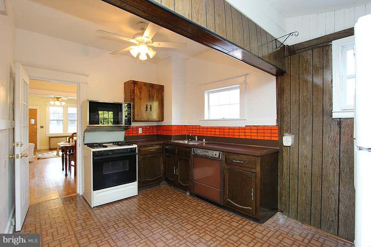 819 Violet Place Silver Spring, MD 20910 - Photo 13 of 26 Kitchen
