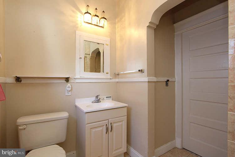 819 Violet Place Silver Spring, MD 20910 - Photo 18 of 26 Bath