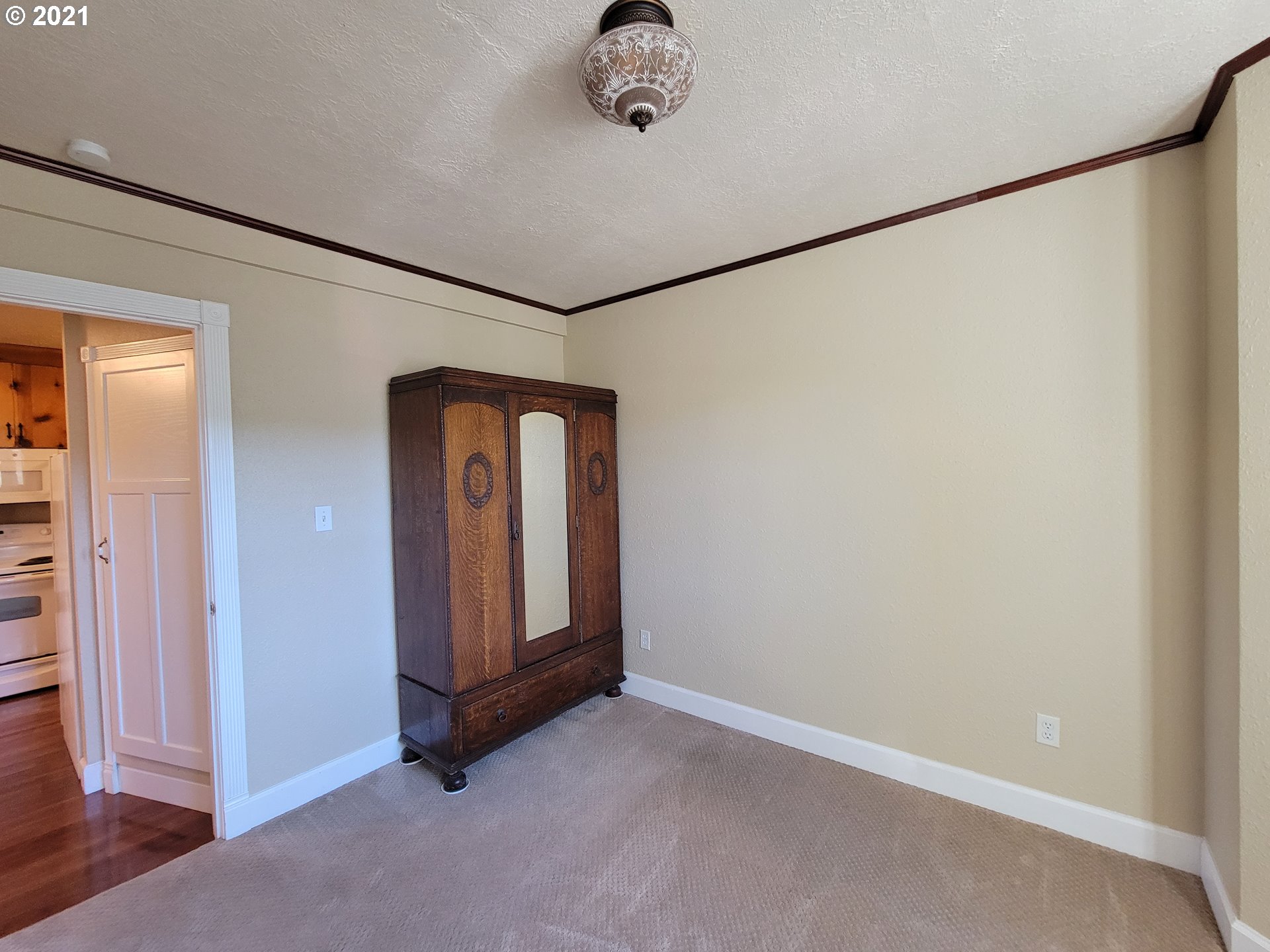 424 Northeast 2nd Avenue Camas, WA 98607 - Photo 9 of 16 Gallery Image 9