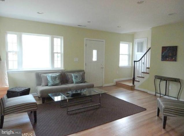 9000 Kimes Street Silver Spring, MD 20901 - Photo 4 of 17 Living Room