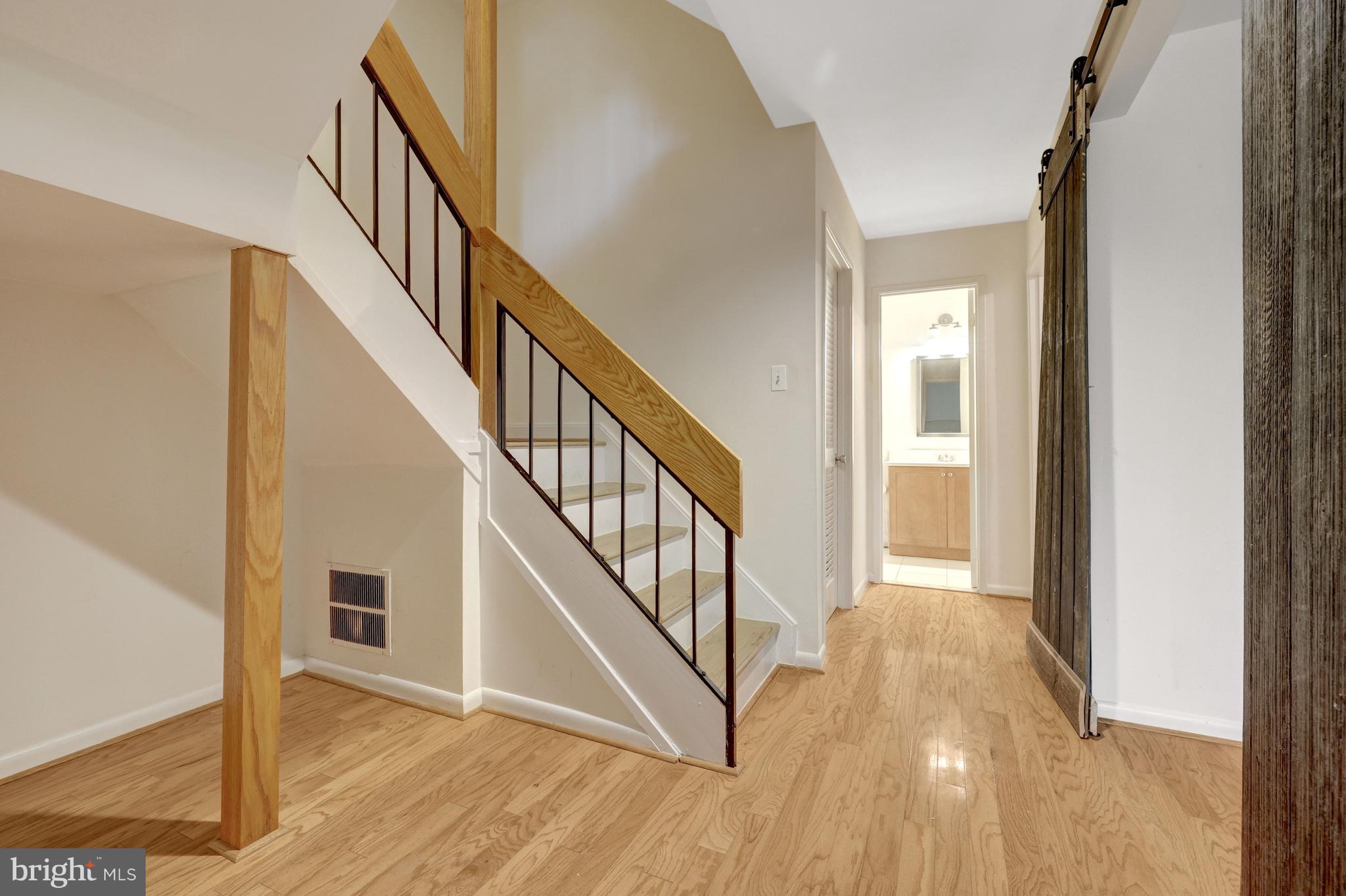 1752 Wainwright Drive Reston, VA 20190 - Photo 34 of 51 Lower level landing/nook