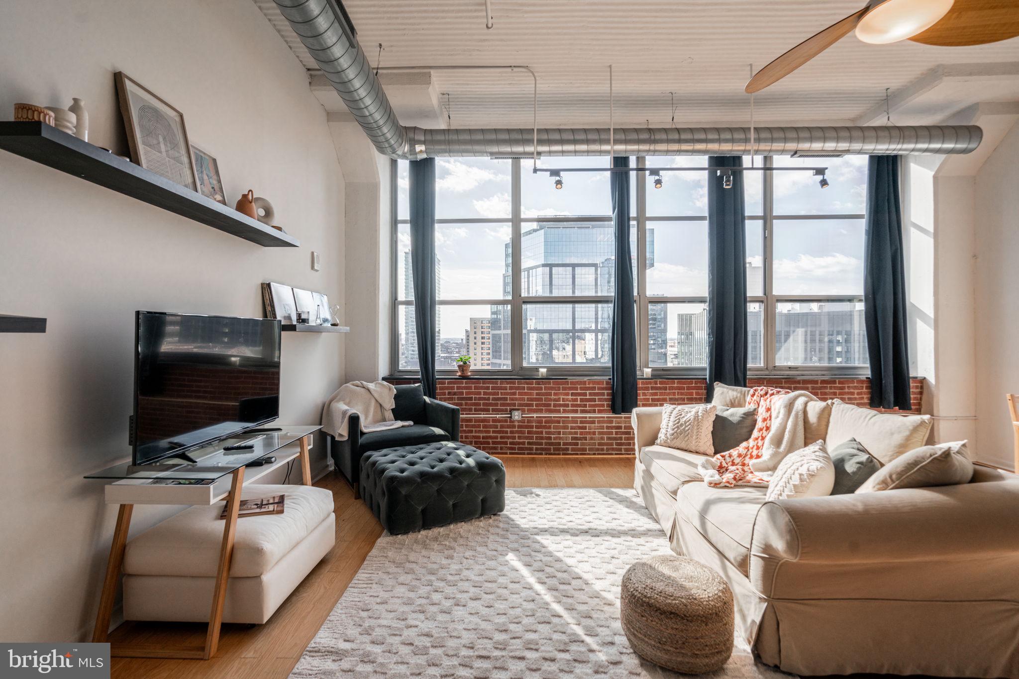 2200-28 Arch Street, Unit 1011 Philadelphia, PA 19103 - Photo 2 of 41