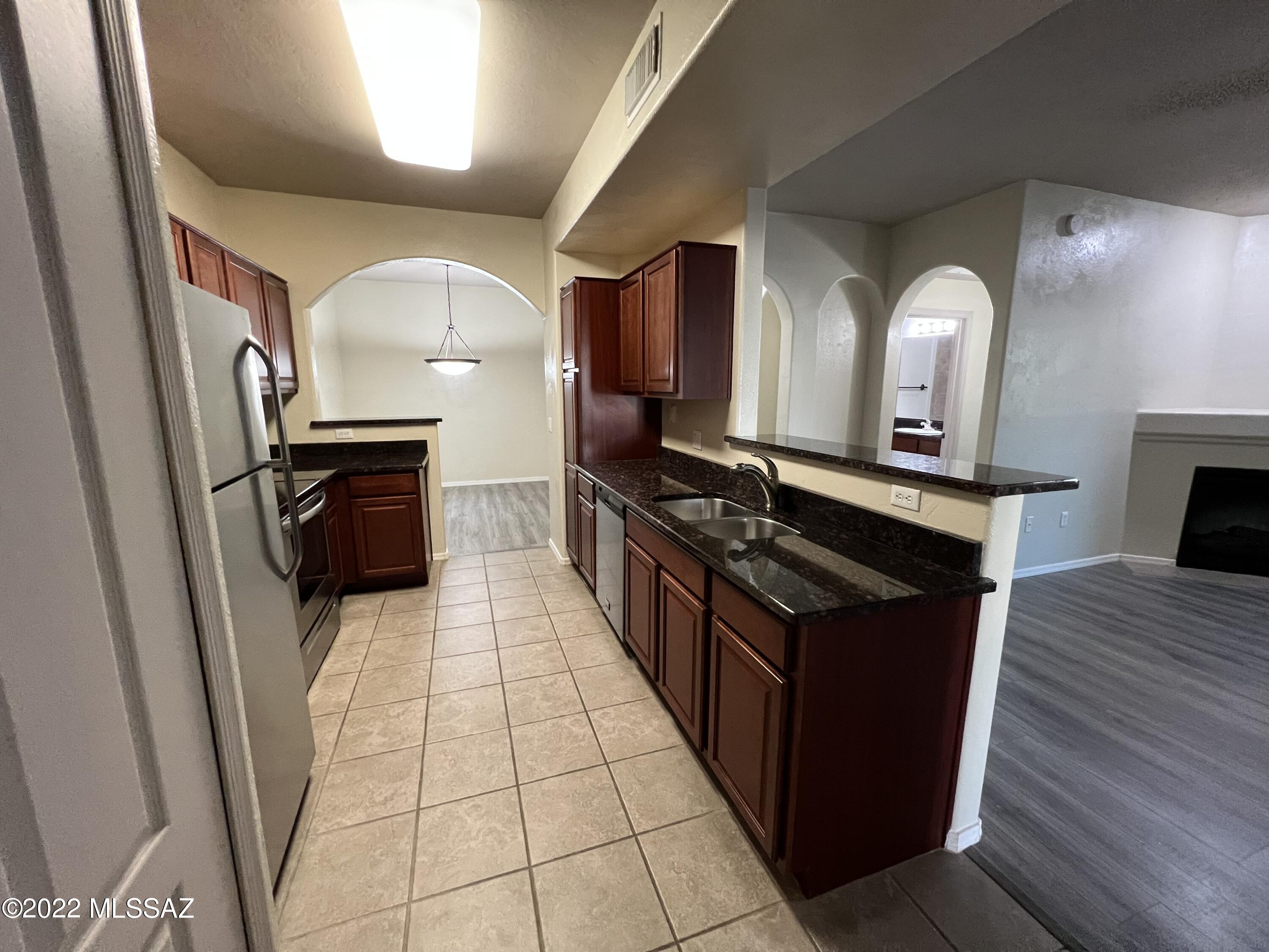 2550 East River Road, Unit 1101 Tucson, AZ 85718 - Photo 13 of 30