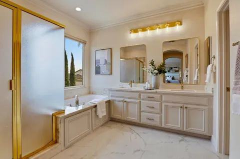 a view of utility room