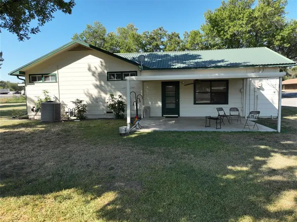 $349,000 | 908 North Austin Street, Comanche, TX 76442
