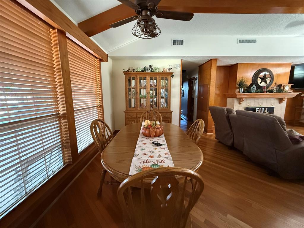 908 North Austin Street Comanche, TX 76442 - Photo 9 of 37 a living room with furniture