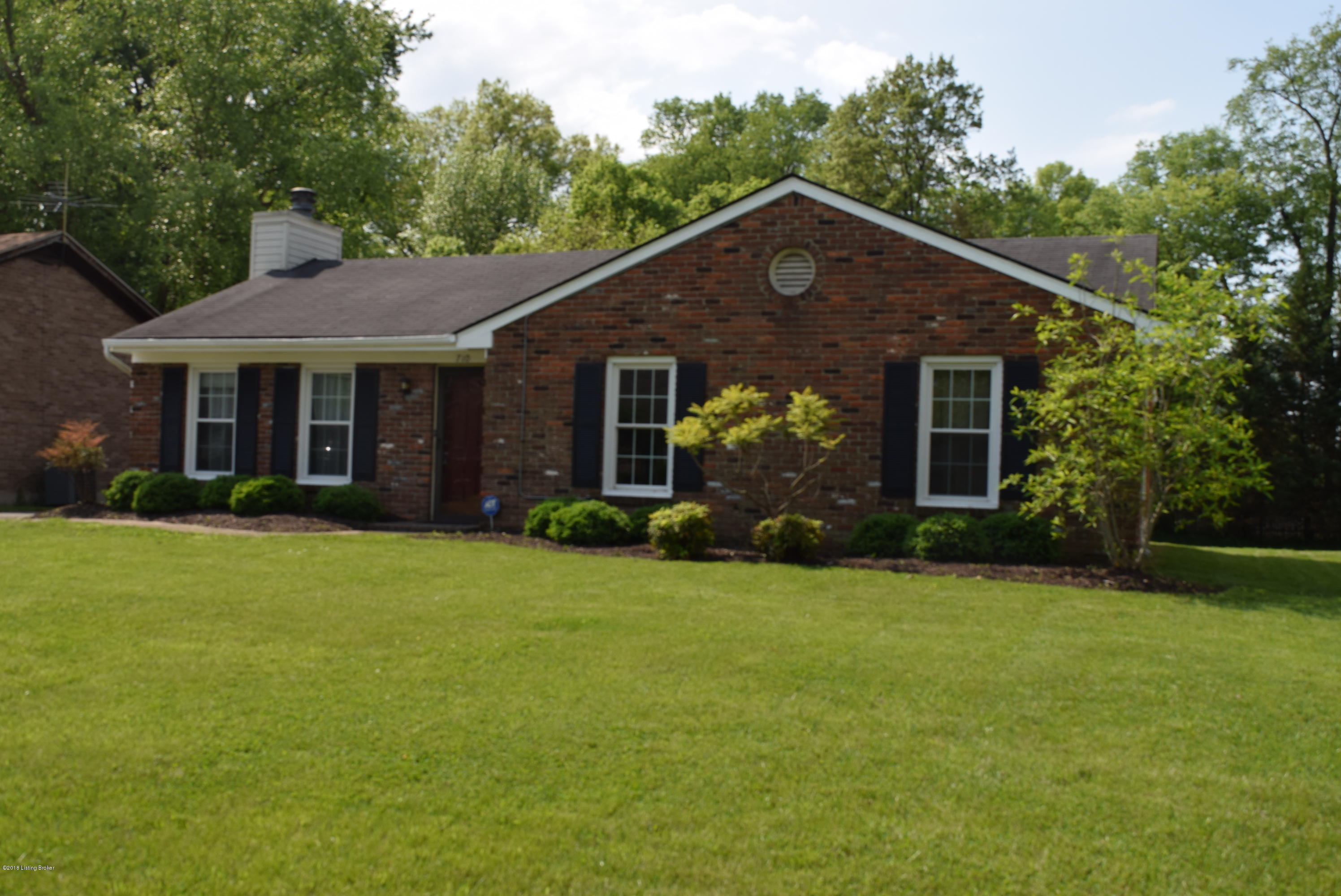 710 Stivers Road Louisville, KY 40207 - Photo 5 of 22 DSC_0071