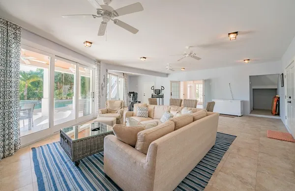 $4,500,000 | 714 Jacaranda Road, Anna Maria, FL 34216