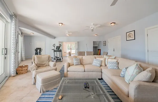 $4,500,000 | 714 Jacaranda Road, Anna Maria, FL 34216
