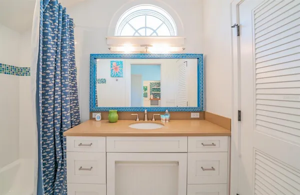 $4,500,000 | 714 Jacaranda Road, Anna Maria, FL 34216