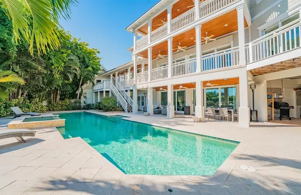 $4,500,000 | 714 Jacaranda Road, Anna Maria, FL 34216