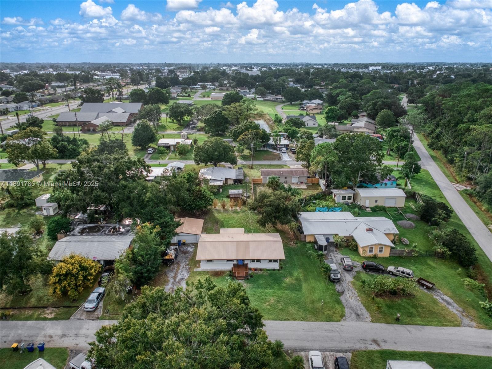 111 Springdale Road Sebring, FL 33870 - Photo 40 of 50 an aerial view of multiple house