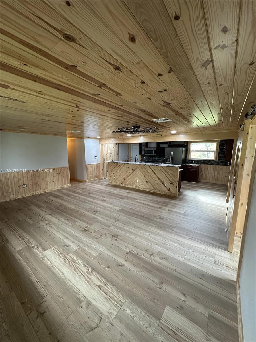 111 Springdale Road Sebring, FL 33870 - Photo 6 of 50 a view of parking garage